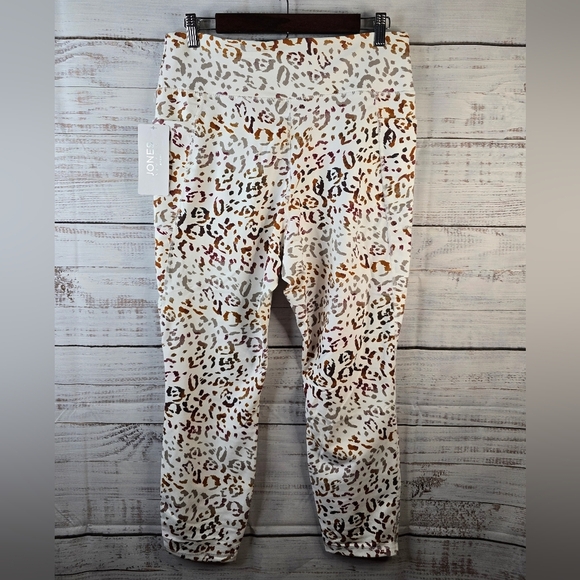 NWT Jones New York Sport Woman Size 1x Animal Print Leggings White And Brown - Picture 3 of 6